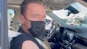 Desivá nehoda akčného hrdinu! S autom vyšiel na druhé auto, ďalšie poškodil!