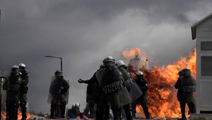 Grécko si pripomína najväčšiu železničnú tragédiu, hnev rastie