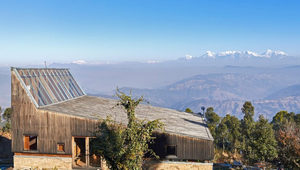 Domov so strechou inšpirovanou výhľadom na vrcholy Himalájí