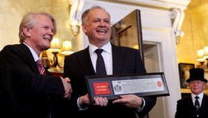 Prezident Andrej Kiska môže chodiť po Londýne s vytaseným mečom
