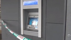 Bankomat bol nepoškodený, no o 100 000 eur ľahší. Páchateľ je zatiaľ neznámy