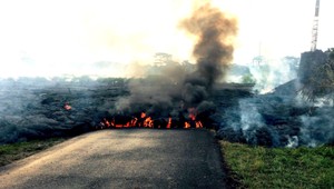 Láva na Havaji pohltí všetko, čo jej príde do cesty. Obyvatelia našli zdevastované domy