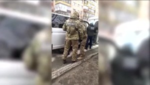 AUTENTICKÉ VIDEO: Polícia zadržala obávaného prevádzača. Nelegálnym migrantom pomáhal aj na Slovensko