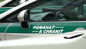 Muž zaútočil na družku a jej mamu. Ženy sa nedali, ľahli si na neho a čakali na policajtov