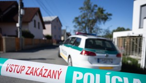 Matka útočníka zo školy v Staškove je vo väzbe. Mala napadnúť jedného zo žiakov