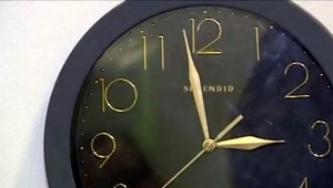 Ľudia chcú letný čas, vláda zimný. Zamiešať karty môže koordinovaný čas