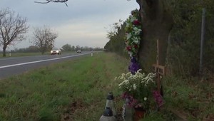 Uctiť si zosnulých ľudia nešli len na cintoríny, ale aj ku krajniciam ciest