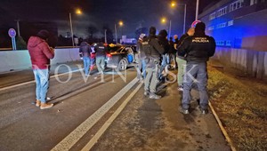 Policajná razia vo Zvolene: Zadržali veľké množstvo bielej kryštalickej látky