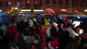 Za masovú bitku v Prahe môže Facebook...