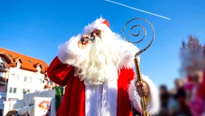 VIDEO: Putujúci Mikuláš v Poprade na deti namiesto rozdávania radosti a sladkostí zlostne vykrikoval