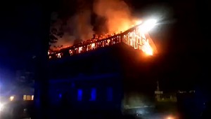 Požiar v staršej žilinskej bytovke: Pred piatimi rokmi museli po podobnom požiari zbúrať susedný bytový dom