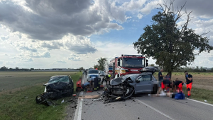 Vážna nehoda uzavrela cestu v okrese Senec. Po zrážke hlásia štyroch zranených