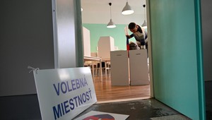 Polícia odhalila člena volebnej komisie pod vplyvom alkoholu