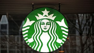 Za popálenie kávou vysúdila 100 000 dolárov