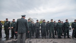 Policajti dostanú nové uniformy, takto budú vyzerať