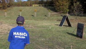 VIDEO: Adrenalínová zábava plná skúseností. Mladí hasiči museli zachraňovať životy