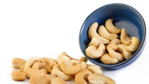 V4 bude v Afrike pomáhať v pestovaní kešu oriechov