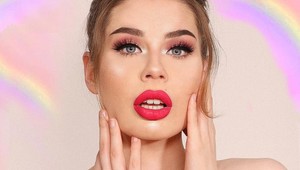 Aj vy túžite po dokonalých perách? Najprv si pozrite video Slovenky, ktoré naháňa hrôzu