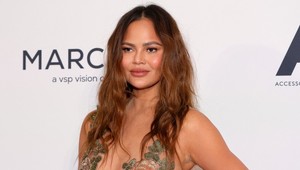 Chrissy Teigen schytala ostrú kritiku za túto fotku: Nahá s deťmi vo vani!