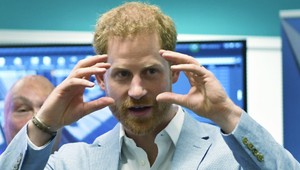 Harry obhajoval súkromné lety, kritici si poriadne zgustli