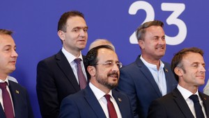 V Granade sa rokuje aj v zákulisí. Silnejú hlasy, aby únia na ruskú agresiu odpovedala