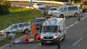 Policajt, ktorého zrazilo auto na D2, zomrel