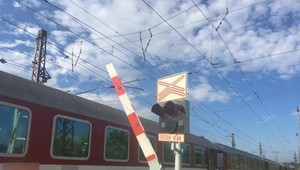 Kamionista vošiel na železničné priecestie. Len sekundy ho delili od veľkého nešťastia