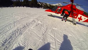 Zraneného lyžiara zachraňoval vrtuľník