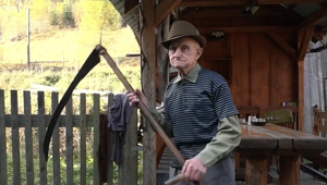 Storočný oslávenec kosí, varí a energiu mu závidia všetci