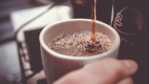 Neuhádnete, koľko stojí jedna šálka tejto kávy!