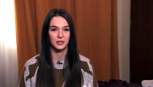 Bez podprsenky a v priesvitnom tričku: Pozrite, ako chce nenápadná Aneta zabodovať!