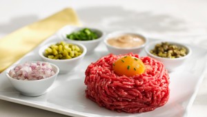 Tatársky biftek sa vracia späť do reštaurácií