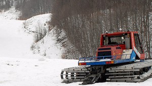 Ratrak zrazil mladú lyžiarku, vodič mal pred jazdou piť