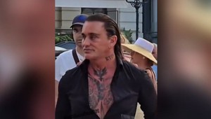 Slovenská polícia zadržala známeho gangstra. Po desiatich hodinách ho prepustila