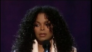 Janet Jackson sa po bratovej smrti uzavrela pred svetom