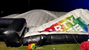 Zlomené rebrá i pošliapané pľúca: Na festivale v Jihlave sa pre tlačenicu vážne zranilo 34 ľudí