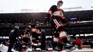 Chicago v marci 2014 pod holým nebom proti Pittsburghu