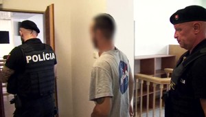 Povedal, že ju poslal do pekla. Muž obvinený z vraždy svojej starej mamy skončil vo väzbe