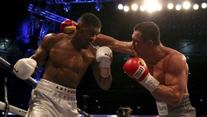 VIDEO: Novým kráľom ťažkej váhy je Joshua. Koniec Kličkovej kariéry sa priblížil