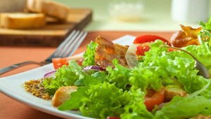 Tip na ľahkú večeru či obed: Zhoďte kilogramy s výborným šalátom!