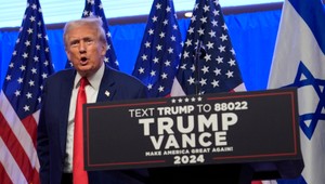 Donald Trump podľa vyšetrovateľa chcel zvrátiť výsledky volieb rôznymi zločinmi