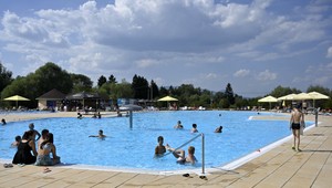 Slováci využili posledný horúci víkend naplno. Strávili ho pri vode