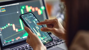 XTB analýza: Medzi investormi XTB vlani pribúdali najdynamickejšie Slovenky, prevažovali mladšie ročníky