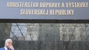 Vodičov čakajú nové diaľnice a rýchlostné cesty. Minister Érsek ale hlási vážny problém