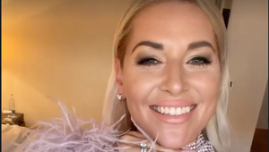 Cibulková opäť šokovala outfitom! Na akciu prišla ani nahá, ani oblečená!