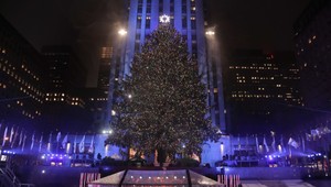 Newyorský starosta rozsvietil stromček v Rockefellerovom centre