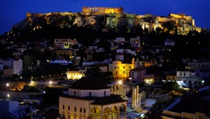 Gréci sa boja chudoby a neistoty, v uliciach sa objavujú žobráci