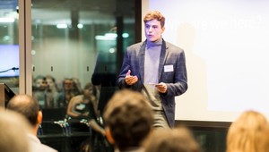 Slovenský študent práva strčil do vrecka špičkových právnikov