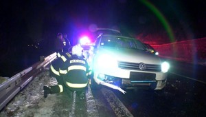 VIDEO: Jelenica sa vynorila z tmy. Mladý pár zrážke nedokázal zabrániť