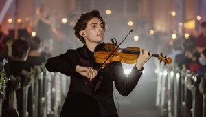 Šou, aká tu ešte NEBOLA! Filip Jančík sa postará o nezabudnuteľnú atmosféru pod holým nebom